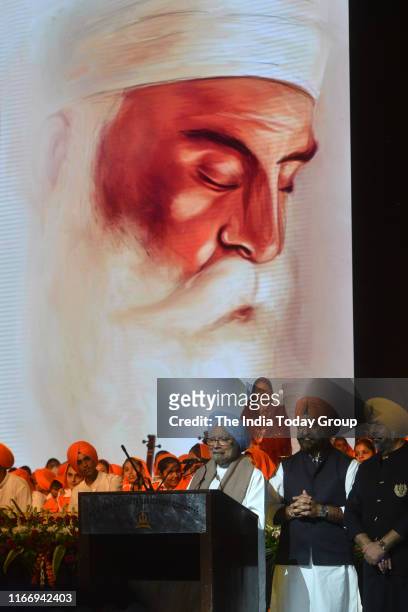 826 Sri Guru Nanak Dev Photos and Premium High Res Pictures - Getty Images