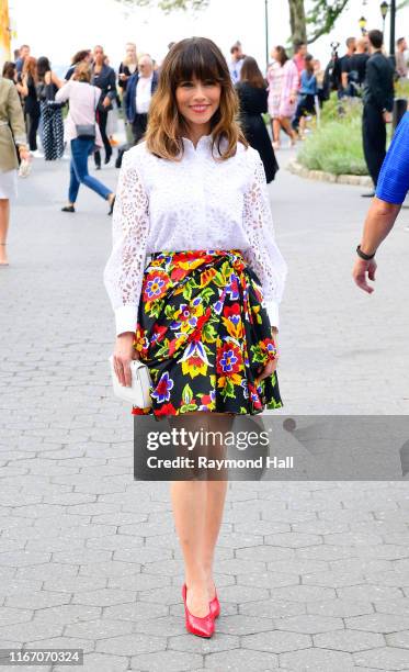 Linda Cardellini arrives at the Carolina Herrera fashion show during New York Fashion Week on September 9, 2019 in New York City.