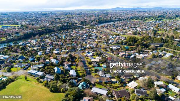 hamilton aerial view - hamilton nieuw zeeland stockfoto's en -beelden