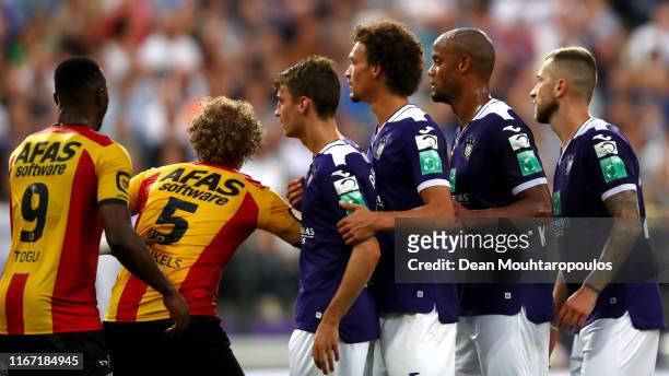 Royal Sporting Club Anderlecht Head Coach / Player Manager, Vincent Kompany gets his team ready for a corner during the Jupiler Pro League match...