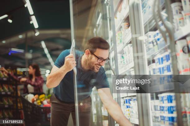 grocery shopping - convenience stock pictures, royalty-free photos & images