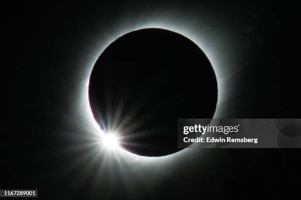 diamond ring - eclipse total - fotografias e filmes do acervo