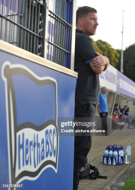 September 2019, Berlin, Charlottenburg-Wilmersdorf: Andreas Neuendorf, head coach of the U23 regional league team of Hertha BSC since summer 2019,...