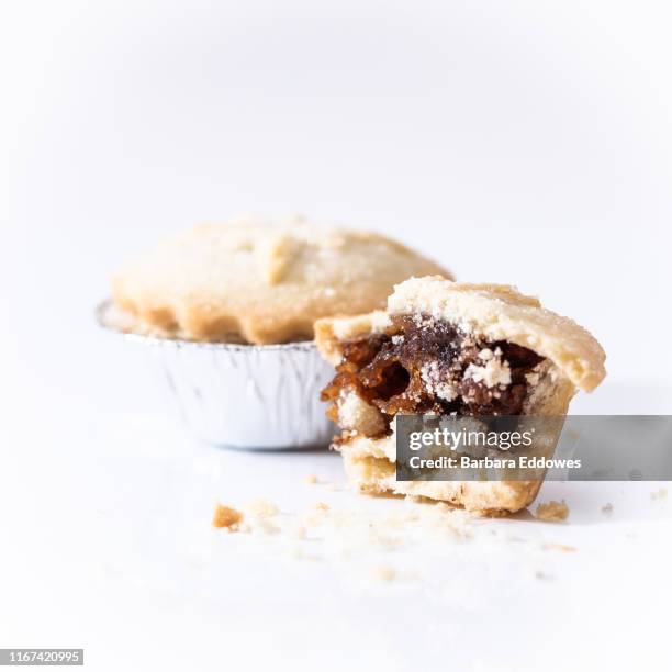 mince pies - mince pie stock pictures, royalty-free photos & images