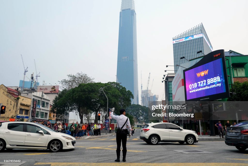 Malaysia Shuts Some Schools as Haze Spreads to More Regions