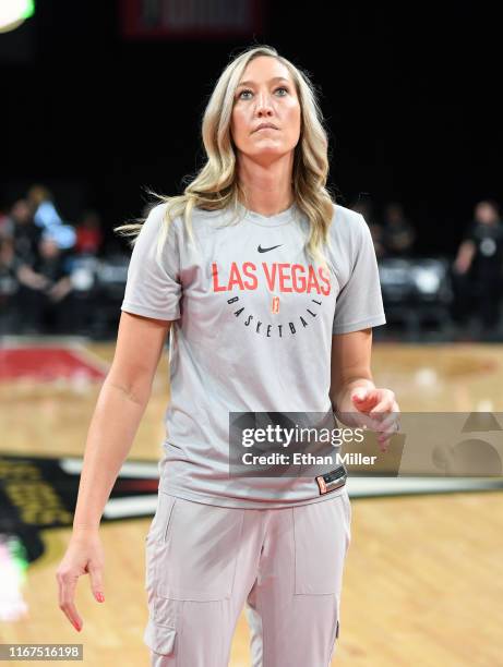 Kelly Raimon 61 Kelly Miller (Basketball Player) Stock Photos, High-Res Pictures ...