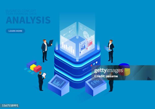 ilustraciones, imágenes clip art, dibujos animados e iconos de stock de monitoreo digital isométrico y análisis infográfico - analyzing