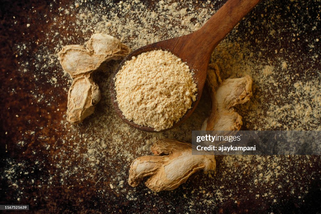 Dried ginger and ground ginger, close up