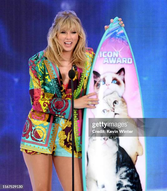 Taylor Swift accepts the Teen Choice Icon Award onstage during Fox's Teen Choice Awards at the Hermosa Beach Pier on August 11, 2019 in Hermosa...