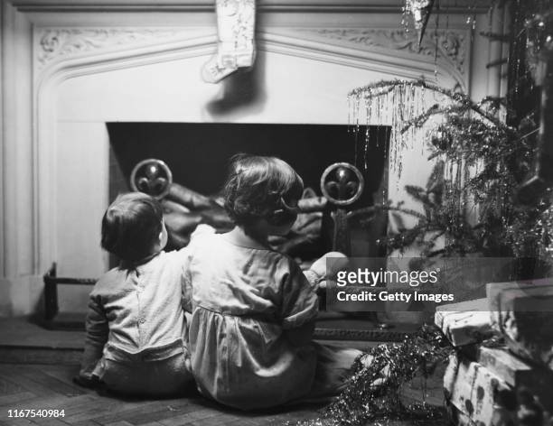 waiting for santa - black and white christmas stock pictures, royalty-free photos & images