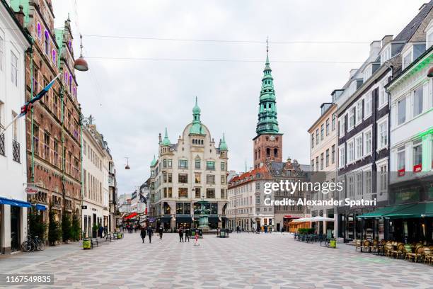 amagertorv square in copenhagen, denmark - street restaurant stockfoto's en -beelden