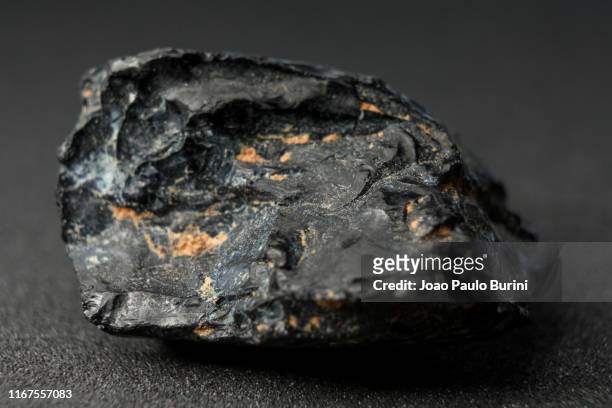 black igneous stone close-up - fundo preto 個照片及圖片檔