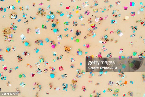 aerial view of the beach - crowd of people from above stock pictures, royalty-free photos & images