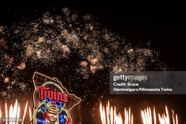 Target Fireworks 343 Target Fireworks Stock Photos, High-Res Pictures, and Images ...