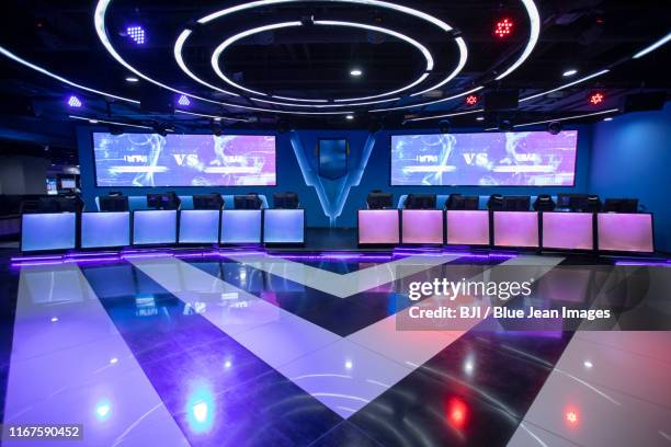 esports arena - stadium screen stock pictures, royalty-free photos & images