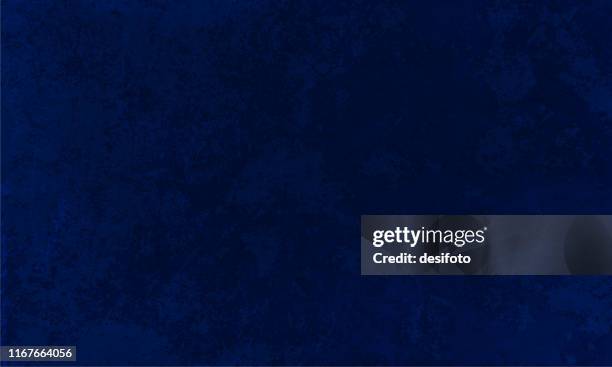 illustrations, cliparts, dessins animés et icônes de illustration horizontale de vecteur d'un fond texturé foncé foncé coloré de marine foncé de tache vide - dark blue