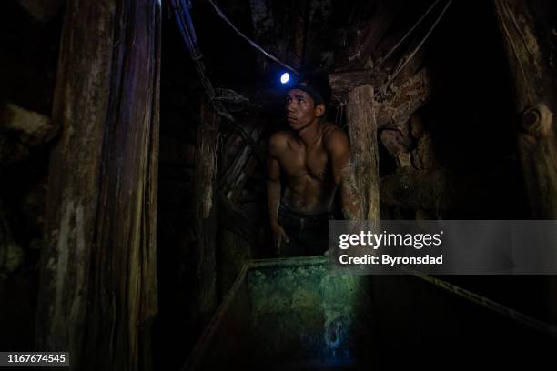 philippines miner - gold miner stock pictures, royalty-free photos & images