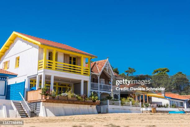 france, gironde, arcachon bay, cap-ferret, beach hut along the beach of l'herbe village - cap ferret fotografías e imágenes de stock