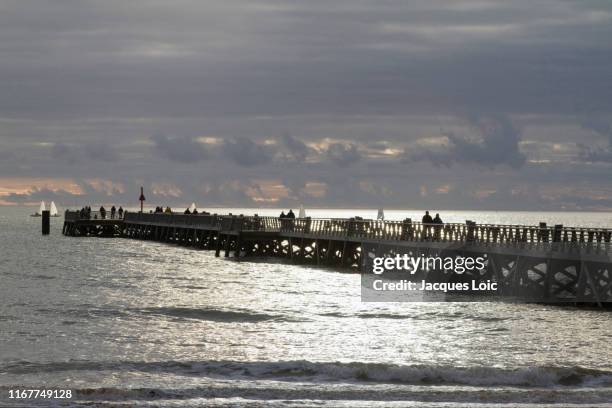 france, saint-jean-de-monts, 85, the pier in autumn - vendée fotografías e imágenes de stock