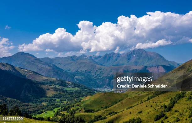 france, hautes-pyrenees, view on the vallee d'aure from the col de val louron-azet (road of the pla d'adet de saint lary-soulan) - saint lary soulan stock-fotos und bilder