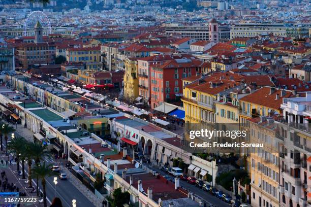 france, nice, view over the promenade des anglais from the parc du chateau. - south of france stock-fotos und bilder