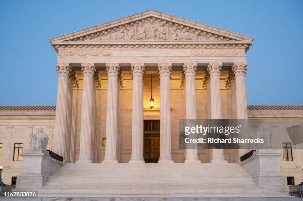 supreme court of the united states - us supreme court building stockfoto's en -beelden