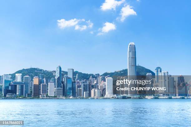 hong kong harbour view - hong kong skyline stockfoto's en -beelden