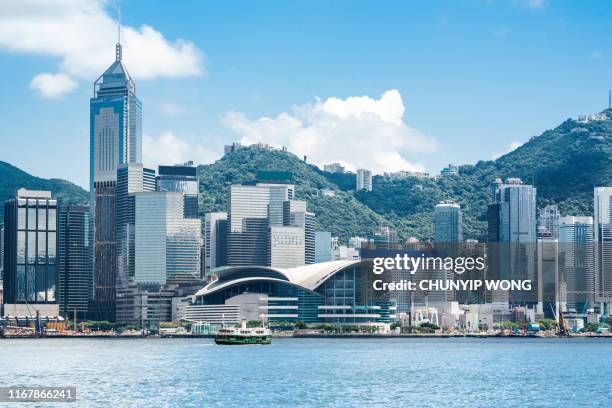 opinião do porto de hong kong - centro de convenção e exposição de hong kong - fotografias e filmes do acervo