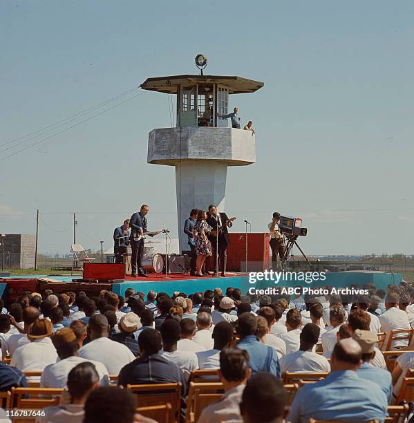 On Location at Cummins Prison Farm, Arkansas - Shoot Date: April 10, 1969. JUNE CARTER CASH;JOHNNY CASH