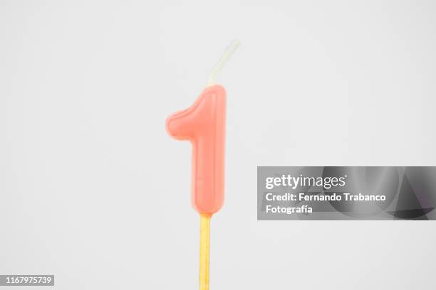 number 1 - primer aniversario fotografías e imágenes de stock