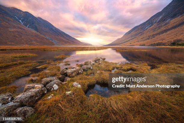 loch etive sunrays - 広角撮影 ストックフォトと画像