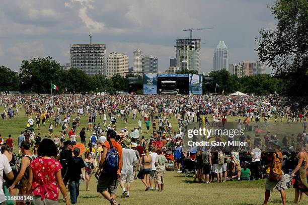 Crowd atmosphere on the second day of the Austin City Limits Music Festival in Austin, Texas. September 15th, 2007.