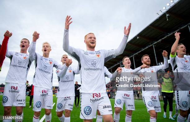 Nils Froling of Kalmar FF and teammates celebrate after the Allsvenskan match between Ostersunds FK and Kalmar FF at Jamtkraft Arena on September 14,...