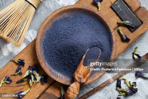 blue matcha powder - clitoria fotografías e imágenes de stock