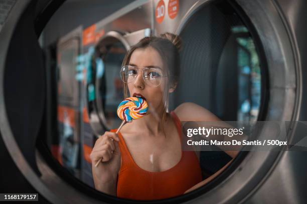 washing machine - lolly models stockfoto's en -beelden