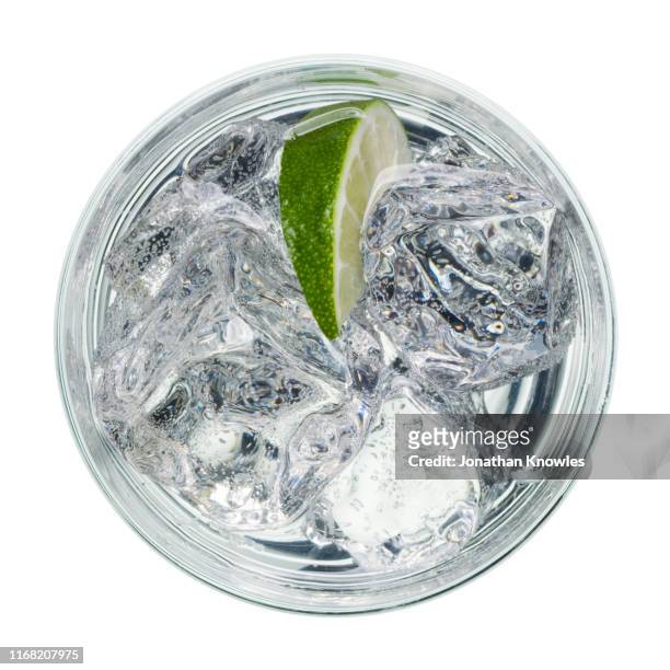 gin and tonic - gin and tonic stock pictures, royalty-free photos & images