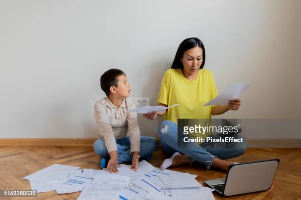 pay debt - family problem stock pictures, royalty-free photos & images