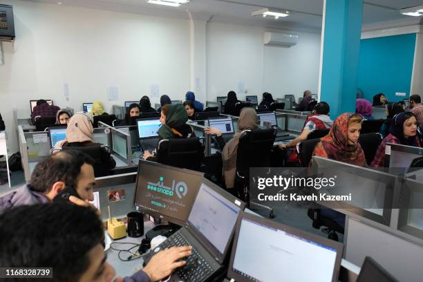 Computer Course Iranians 154,744 Iranian Work Stock Photos, High-Res Pictures, and Images ...
