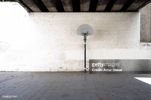 stunning urban basketball court in barcelona city. - street fotografías e imágenes de stock