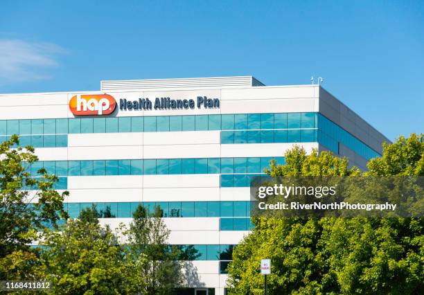 health alliance plan offices, troy, michigan - troy michigan stock pictures, royalty-free photos & images