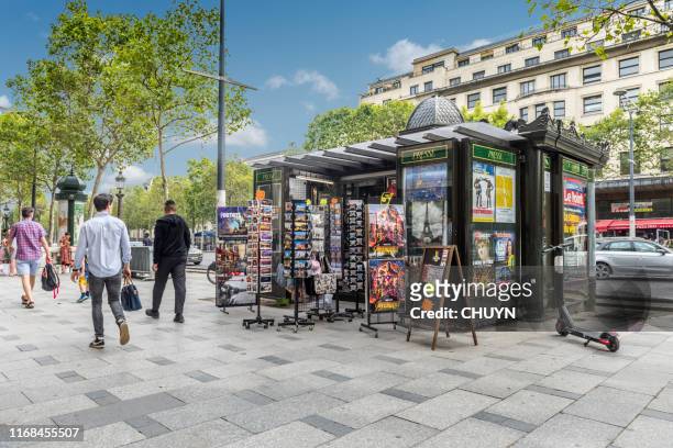 french newstand - news stand stock pictures, royalty-free photos & images