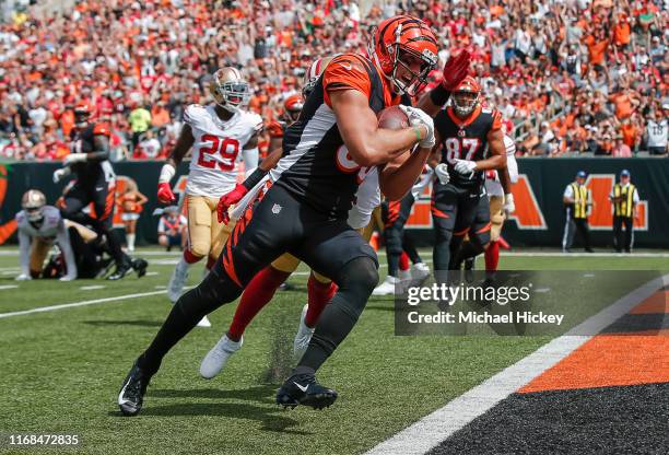 Tyler Eifert of the Cincinnati Bengals runs for a touchdown during the first half against the San Francisco 49ers at Paul Brown Stadium on September...