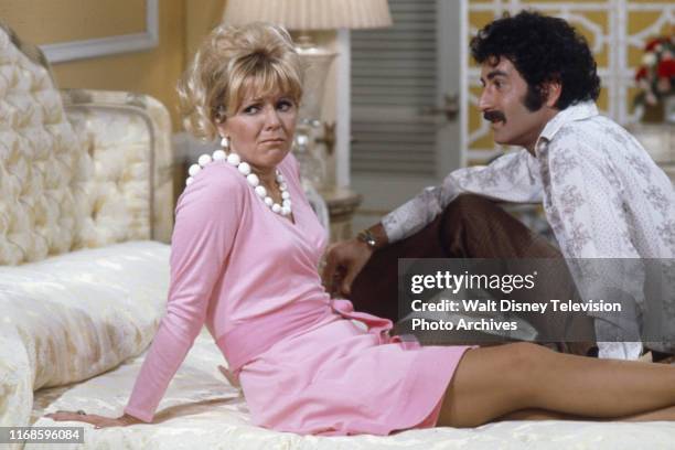 Arlene Golonka, Charlie Brill appearing in the ABC tv series 'Honeymoon Suite'.