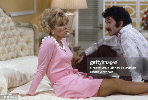 Arlene Golonka, Charlie Brill appearing in the ABC tv series 'Honeymoon Suite'.