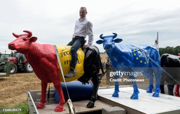 Grande mobilisation des éleveurs et agriculteurs à l'appel de la FUGEA pour dénoncer les accords internationaux jugés "nocifs" pour l'agriculture et...