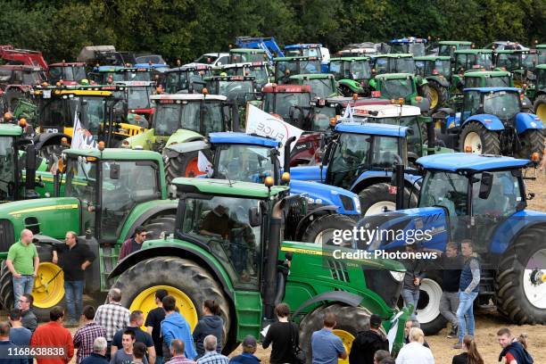 Grande mobilisation des éleveurs et agriculteurs à l'appel de la FUGEA pour dénoncer les accords internationaux jugés "nocifs" pour l'agriculture et...