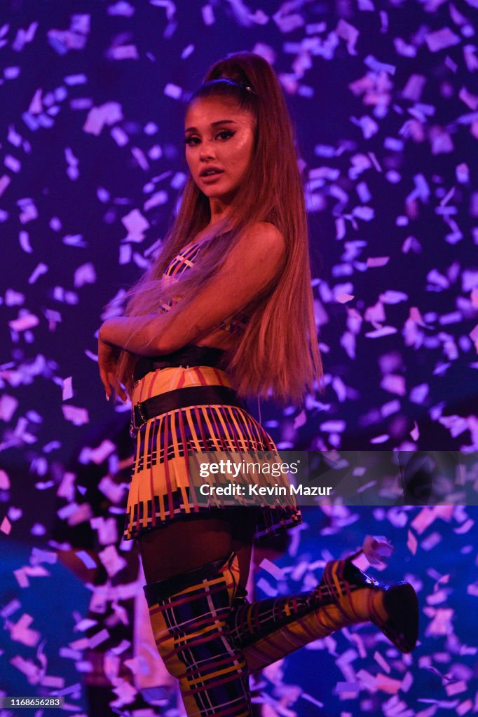 Ariana Grande "Sweetener World Tour" - London