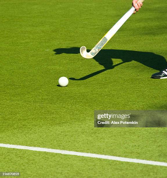 field hockey - hockey equipment stockfoto's en -beelden