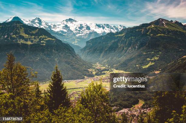 interlaken, schweiz, zum eiger-trio - interlaken stock-fotos und bilder