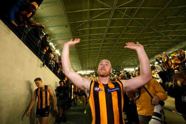 Jarryd Roughead of the Hawks acknowledges the fans after the round 22 AFL match between the Hawthorn Hawks and the Gold Coast Suns at Marvel Stadium...